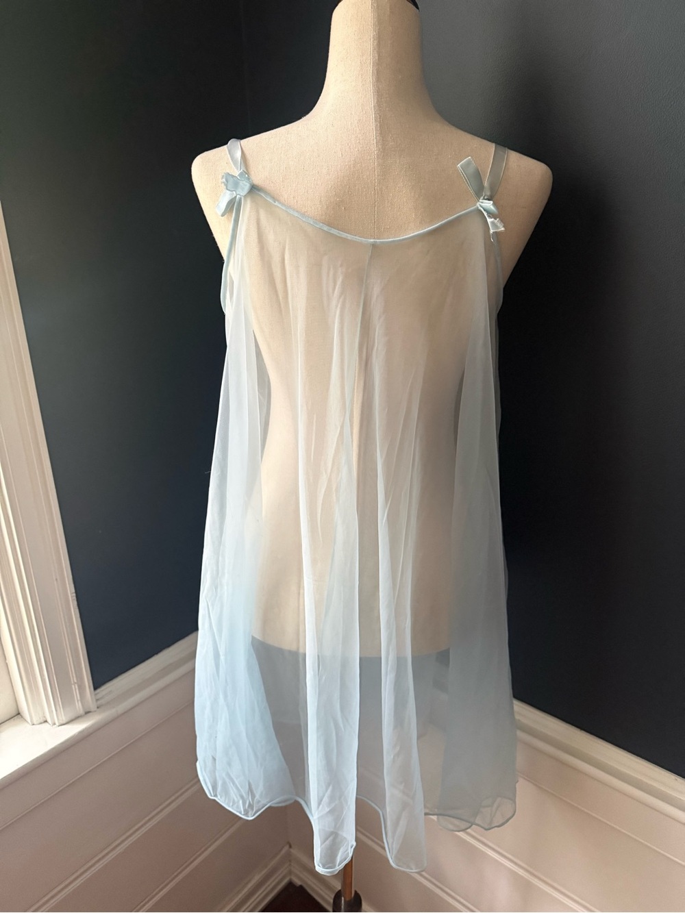 Vintage 40s Light Blue Chemise Set with Ivory Lace Trim - Picture 8 of 16